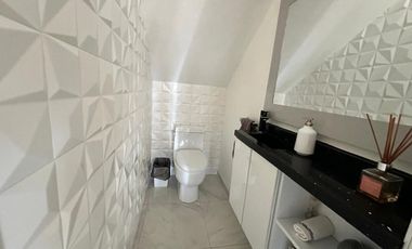 Excelente Casa en Venta en Ubicacion Priviligiada Parques de La Herradura