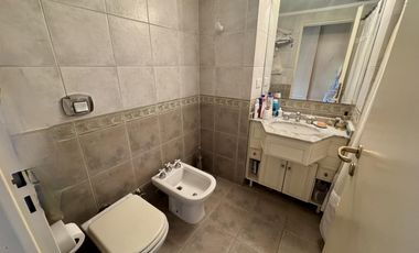 VENTA   DEPARTAMENTO 3 AMBIENTES CON COCHERA  PUERTO MADERO