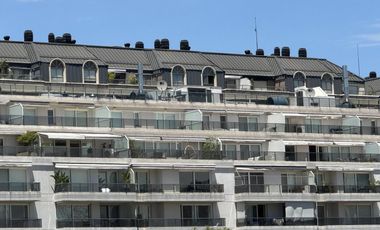 VENTA   DEPARTAMENTO 3 AMBIENTES CON COCHERA  PUERTO MADERO