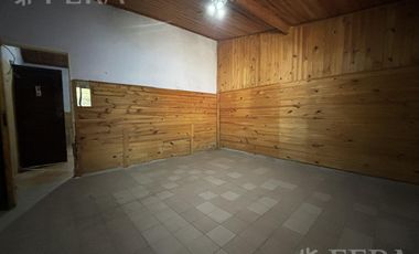 Venta de casa 3 ambientes en Villa Dominico