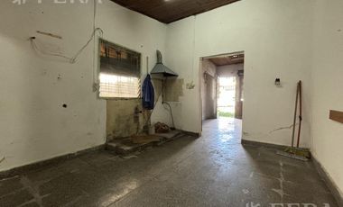 Venta de casa 3 ambientes en Villa Dominico