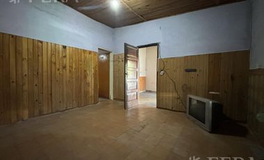 Venta de casa 3 ambientes en Villa Dominico