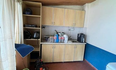Casa en  venta con dos viviendas, lote de 8,66 x 29,69 - Wilde