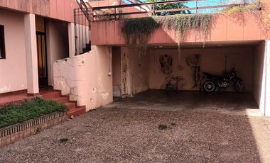 Excelente Casa Equipada para 7 pers. con gran parque - 5 Amb - Centro San Pedro