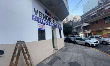 Local  110 m2  en esquina Echeverria y Amenabar