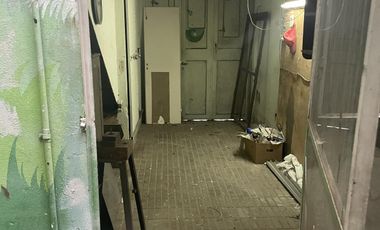 Local  110 m2  en esquina Echeverria y Amenabar