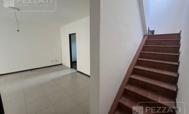Oficina en  alquiler. Zona Güemes. Jardin, 2 privados. recepciòn. Baño