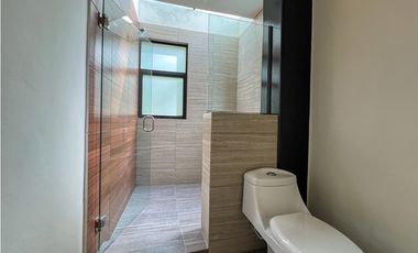 CASA MODERNA EN CONDOMINIO, BOSQUE VERDE