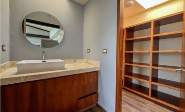 CASA MODERNA EN CONDOMINIO, BOSQUE VERDE