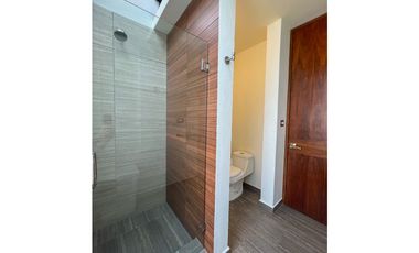 CASA MODERNA EN CONDOMINIO, BOSQUE VERDE