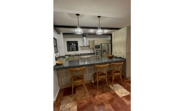 CASA MODERNA EN CONDOMINIO, BOSQUE VERDE