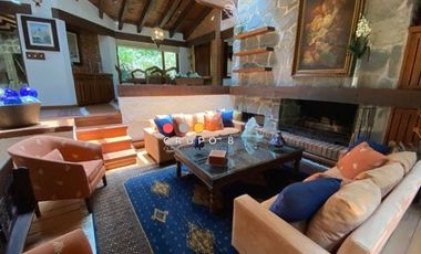 EN AVANDARO  8,000M2 CON 3 CASAS