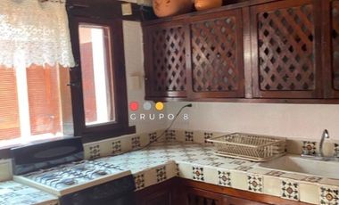 EN AVANDARO  8,000M2 CON 3 CASAS