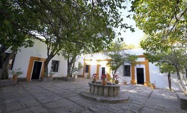 HERMOSA HACIENDA CON 9 RECÁMARAS