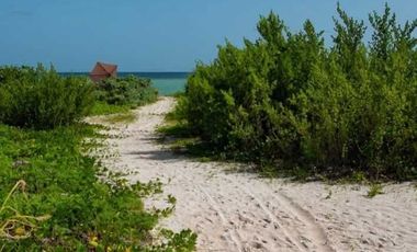 CASA EN VENTA UBICADA EN LAS PLAYAS DE CHICXULUB PUERTO.