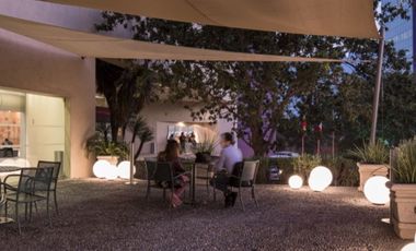 Renta oficina de 408 m² acondicionada en  Santa María, Monterrey