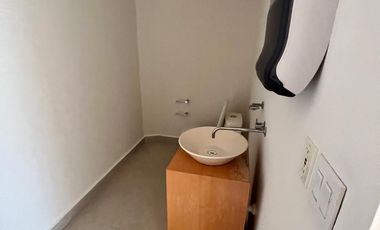 Renta oficina de 408 m² acondicionada en  Santa María, Monterrey