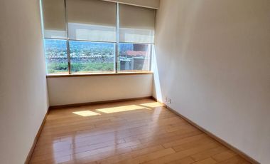 Renta oficina de 408 m² acondicionada en  Santa María, Monterrey