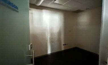 Renta oficina de 408 m² acondicionada en  Santa María, Monterrey