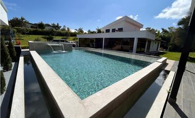 Casa campestre en condominio para la venta en Cerritos, Pereira!!!