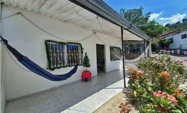 Maat vende Casa, El Mirador -Villeta 184m2 $295Millones