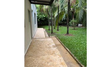 CASA FINCA ENTRE SAN JERÓNIMO Y SANTA FE DE ANTIOQUIA
