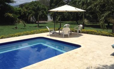 CASA FINCA ENTRE SAN JERÓNIMO Y SANTA FE DE ANTIOQUIA