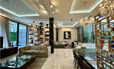ELEGANTE CASA DE 438 metros EN SECTOR EXCLUSIVO