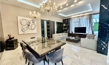 ELEGANTE CASA DE 438 metros EN SECTOR EXCLUSIVO