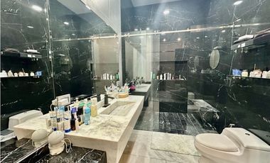 ELEGANTE CASA DE 438 metros EN SECTOR EXCLUSIVO
