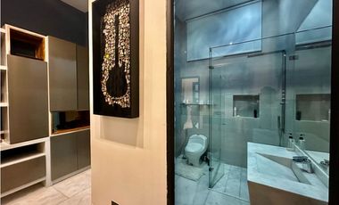 ELEGANTE CASA DE 438 metros EN SECTOR EXCLUSIVO