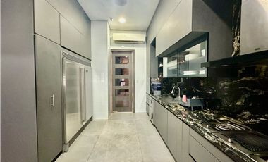 ELEGANTE CASA DE 438 metros EN SECTOR EXCLUSIVO