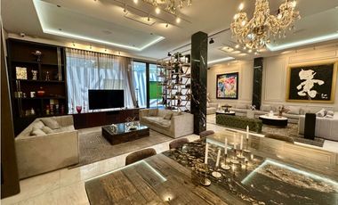 ELEGANTE CASA DE 438 metros EN SECTOR EXCLUSIVO