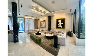 ELEGANTE CASA DE 438 metros EN SECTOR EXCLUSIVO