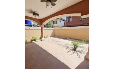 SE VENDE CASA EN COSTA SUR - EL DORAL
