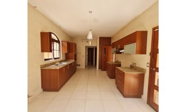 SE VENDE CASA EN COSTA SUR - EL DORAL