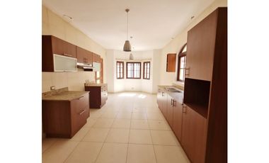 SE VENDE CASA EN COSTA SUR - EL DORAL