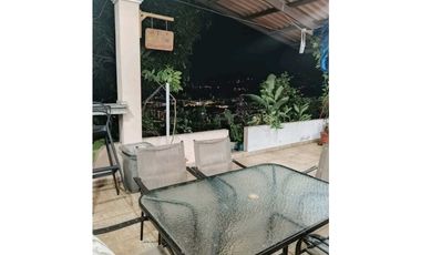 VENDO CASA EN BRISAS DEL GOLF