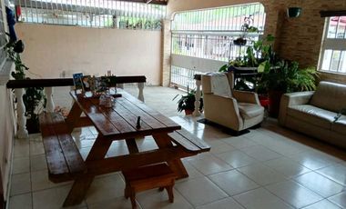 VENDO CASA EN BRISAS DEL GOLF