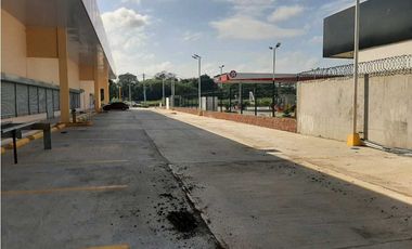 ALQUILO LOCAL ARRAIJAN EN LA AUTOPISTA AL LADO DE TEXACO
