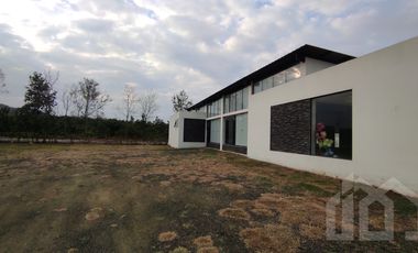 VENTA DE TERRENO URBANIZADO  EN SANTA ANA