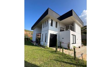 Casa campestre en venta permuta en parcelación Santa El Cerrito Valle