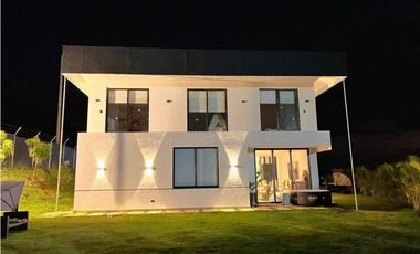Casa campestre en venta permuta en parcelación Santa El Cerrito Valle