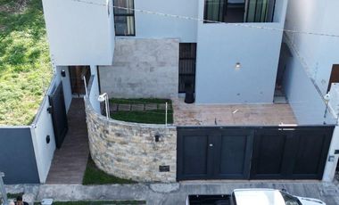 VENTA CASA CON ALBERCA PRIVADA PLAYA DEL CARMEN