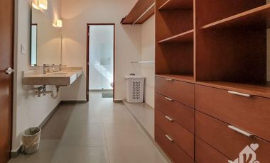 VENTA CASA CON ALBERCA PRIVADA PLAYA DEL CARMEN