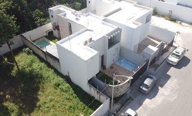 VENTA CASA CON ALBERCA PRIVADA PLAYA DEL CARMEN