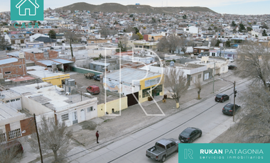 #VentaRUKAN | Local Comercial + Casa 4 Habitaciones + Galpón | Barrio GENERAL PAZ | Calle MISIONERO J. BEAUVOIR | Caleta Olivia.-