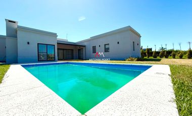 VENTA DE CASA EN Pilar