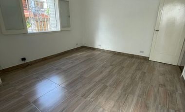Casa en alquiler en Moron Centro