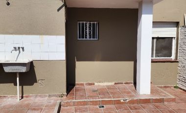 Departamento Tipo Casa en alquiler en Caseros